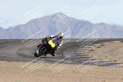 media/Nov-16-2025-Race Pace (Sun) [[8c5fa54630]]/Non Verified Riders (1st 20 Minutes)/6-Turn 12 (2pm)/